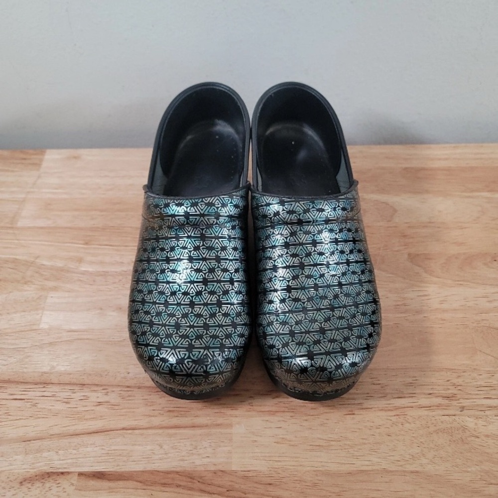 Dansko Black Leather Tooled
Embossed Slip On Clogs
Mules Shoes Size 38 US 7.5-8